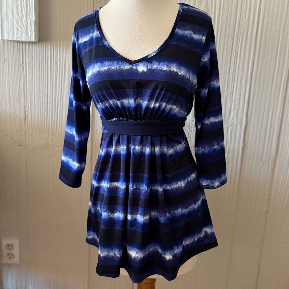 Three Seasons Maternity 3/4 Length Sleeve Blue V-Neck Blouse Size Small